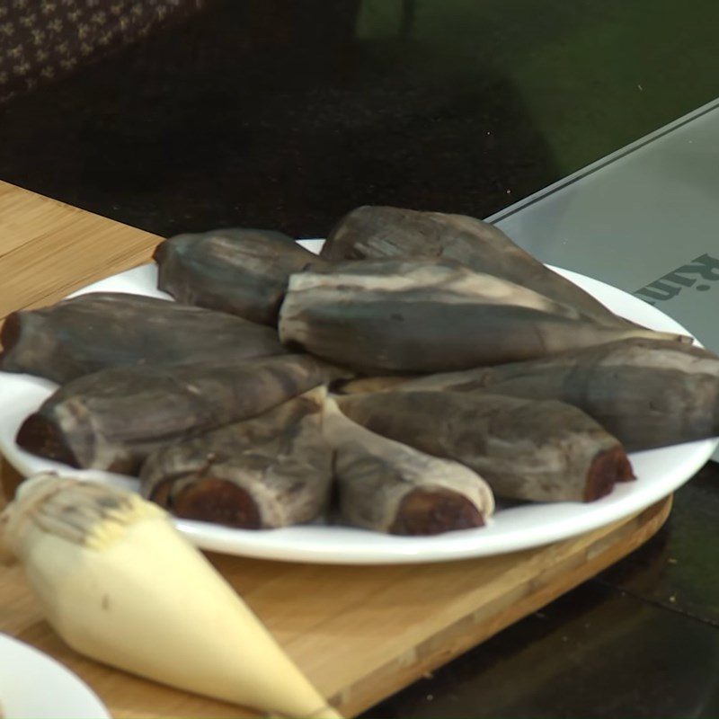 Step 1 Preparing banana flower for cooking Banana Flower with Galangal