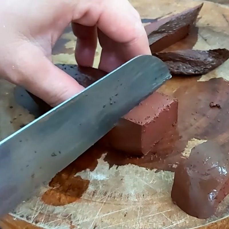 Step 2 Prepare the blood for minced meat blood porridge