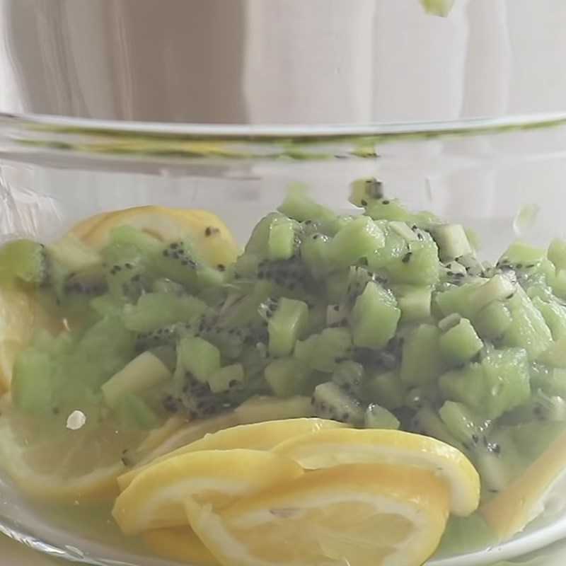 Step 1 Prepare kiwi and lemon Soda kiwi lemon
