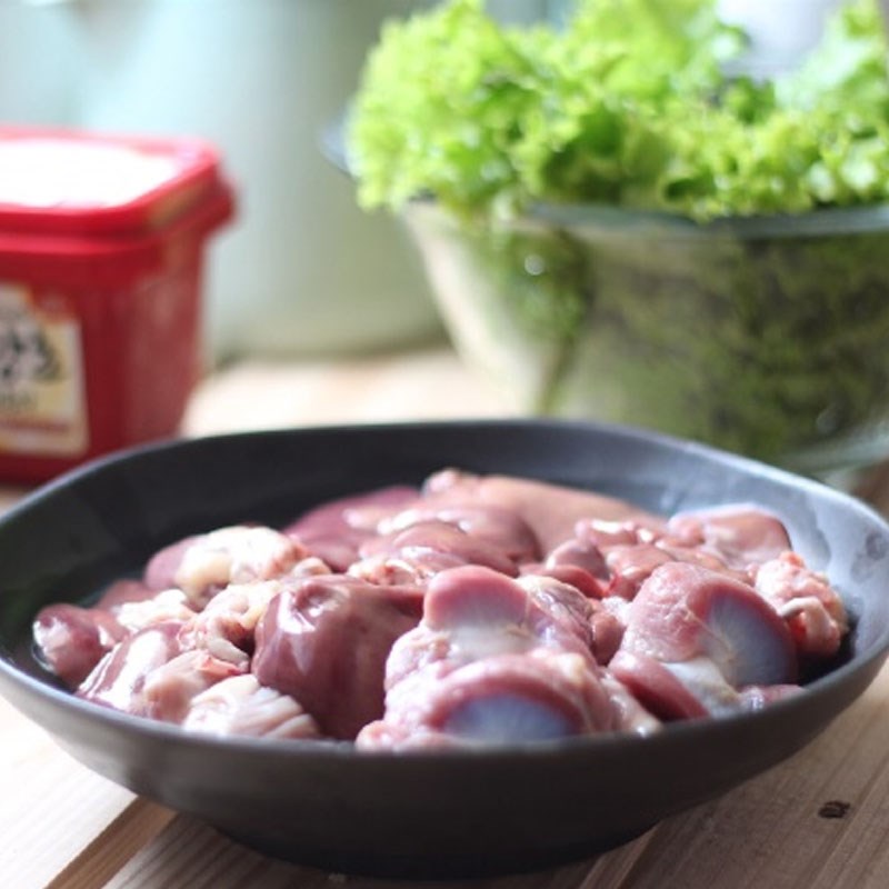 Step 1 Prepare the chicken guts and ingredients Spicy Chicken Guts Stir-fry