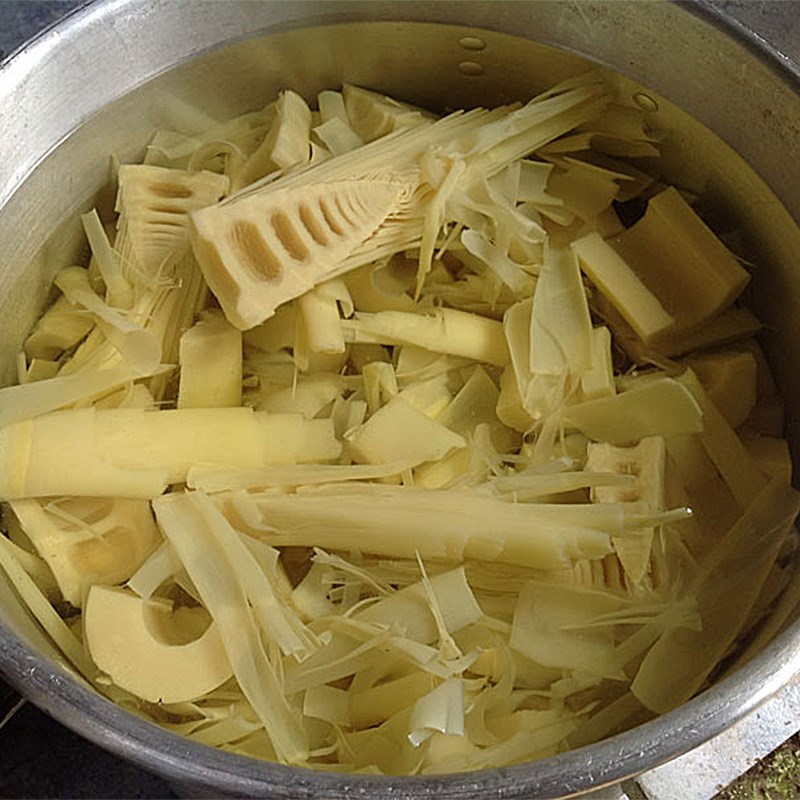 Step 1 Prepare bamboo shoots Fresh Bamboo Shoots Stir-fried with Chicken Gizzards