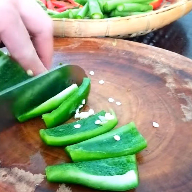 Step 2 Prepare other ingredients Beef stir-fried with asparagus and bell pepper