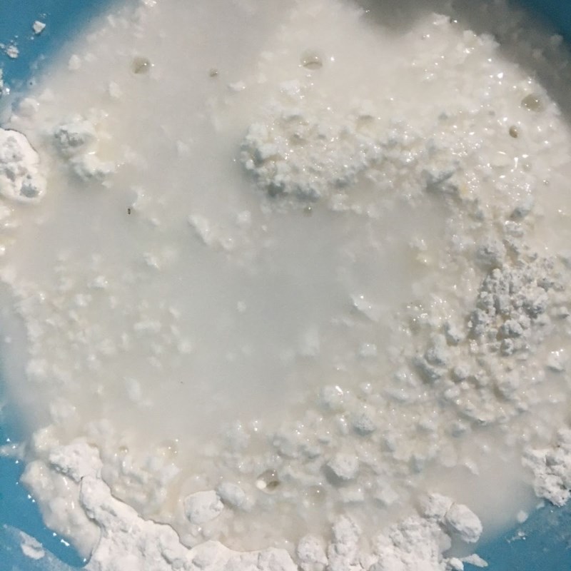 Step 2 Mixing the batter Fried quail eggs (Recipe shared by a user)
