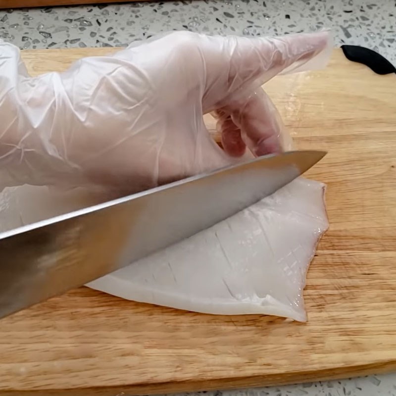 Step 1 Prepare the squid Crispy fried squid with fish sauce using an air fryer