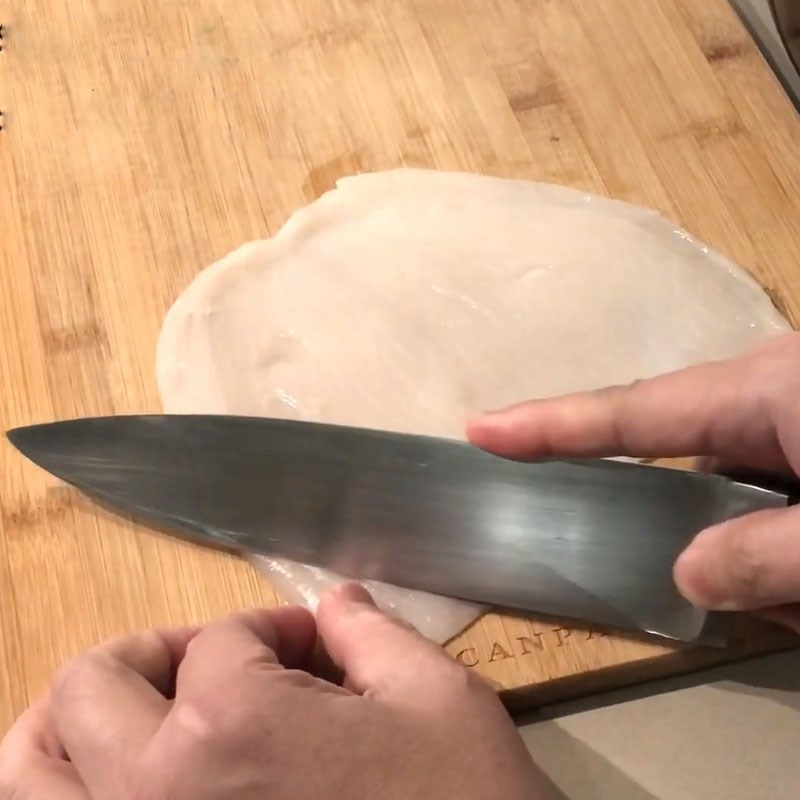 Step 1 Prepare the squid for crispy fried squid with chili salt using an air fryer