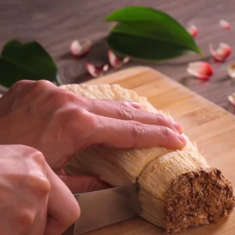 Step 1 Prepare the mushrooms Stir-fried Enoki Mushrooms with Garlic