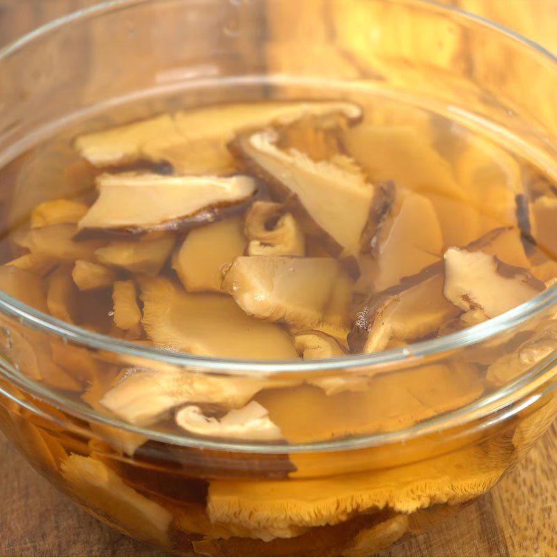 Step 3 Preparing dried shiitake mushrooms for beef and mushroom spring rolls