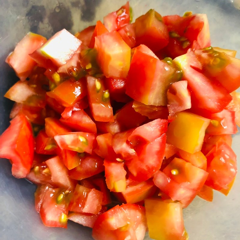 Step 1 Prepare the ingredients for Stir-fried Enoki Mushrooms with Minced Meat and Tomatoes