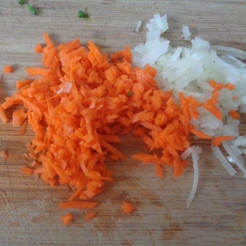 Step 1 Prepare the ingredients for Kimchi Fried Eggs