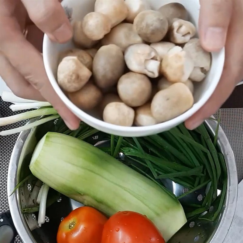 Step 1 Prepare the Ingredients for Gourd Braised with Mushrooms