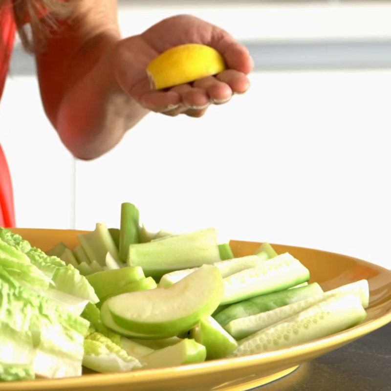 Step 1 Prepare the ingredients for Green Apple Lettuce Celery Cucumber Juice