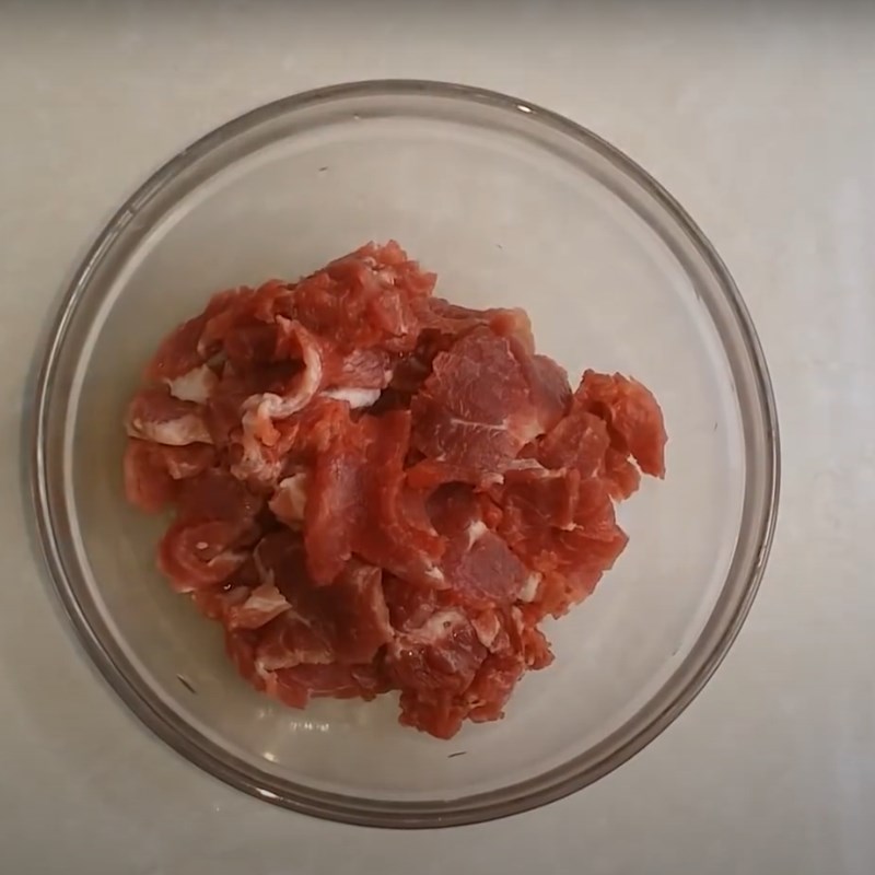 Step 1 Prepare the ingredients for Stir-fried Beef with Sour Bamboo Shoots