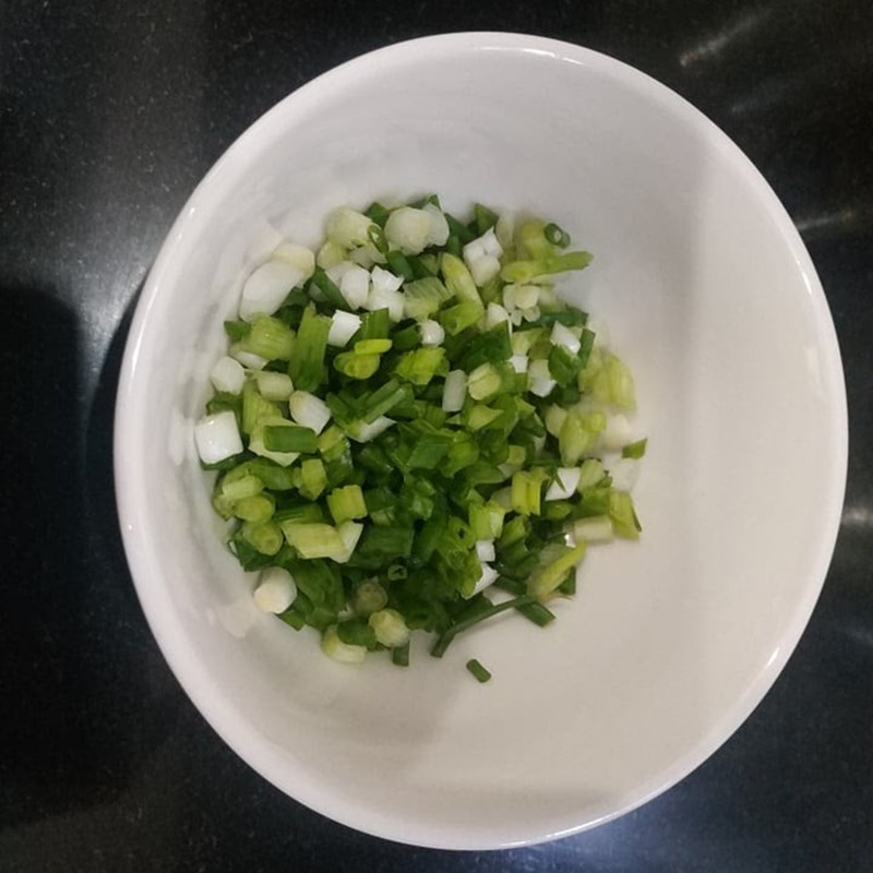 Step 1 Preparation of ingredients for dried bamboo shoots stewed with pork bones using a pressure cooker