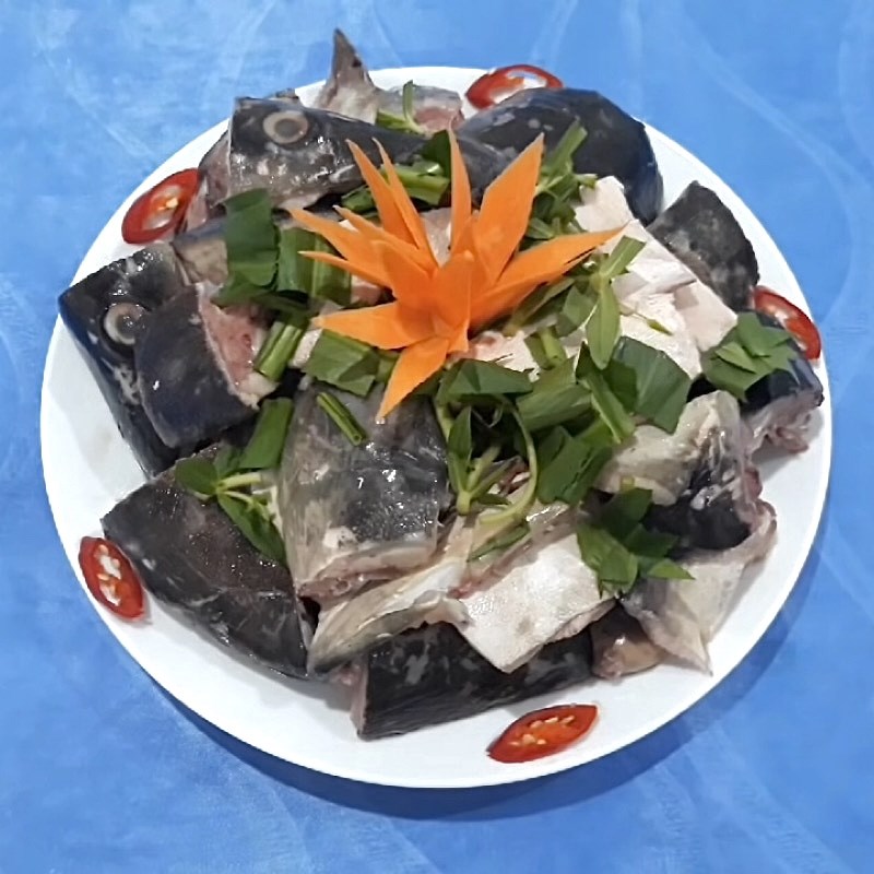 Step 1 Prepare the ingredients for Sour Snapper Head Hot Pot