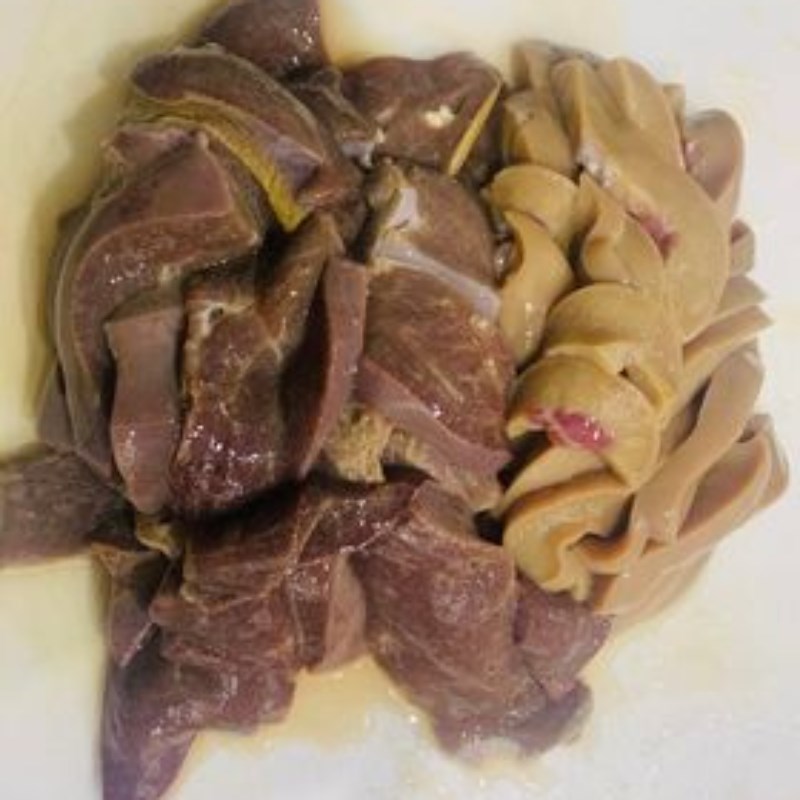 Step 1 Prepare the ingredients for Bean Sprout Salad with Pork Heart