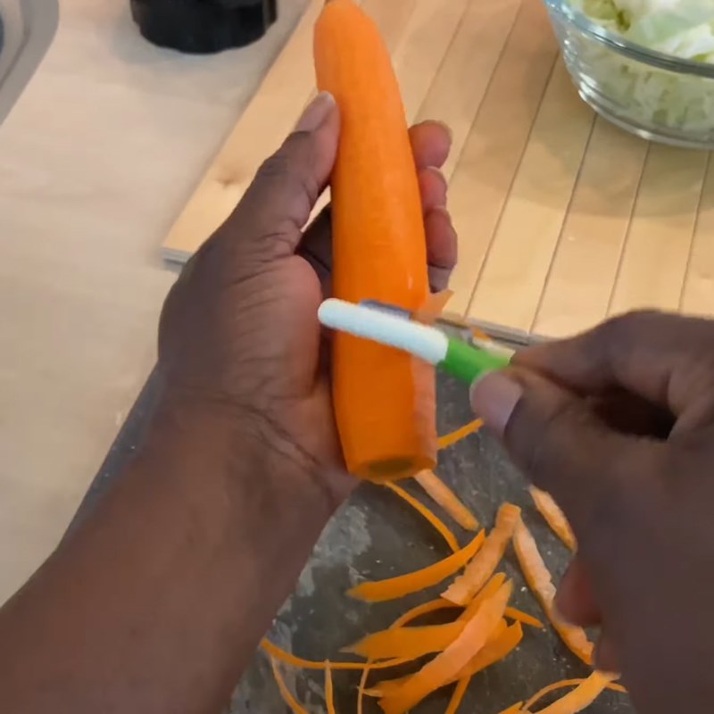 Step 1 Prepare the ingredients for Carrot Cabbage Juice