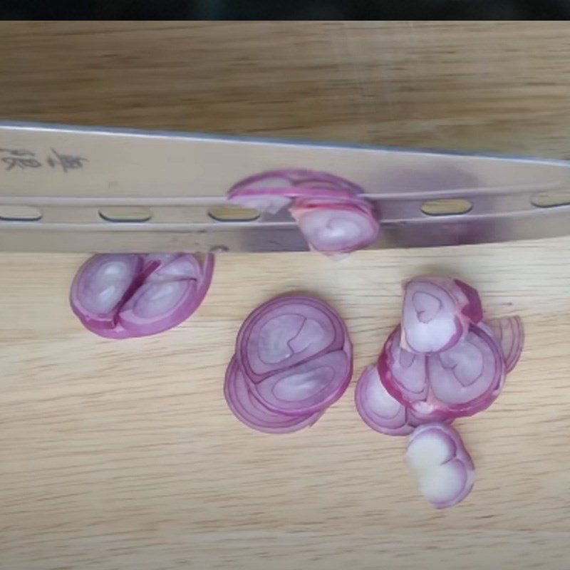 Step 1 Prepare the ingredients for braised meat with fermented soybeans
