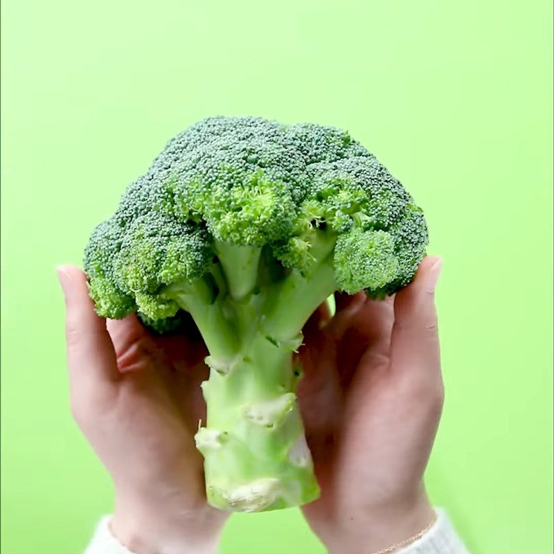 Step 1 Prepare the Ingredients for Broccoli Juice