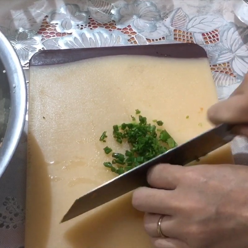 Step 1 Prepare the ingredients for Vegetarian Tofu Cake