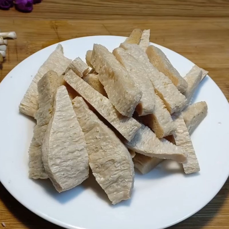 Step 1 Prepare the ingredients for Braised Vegetarian Spare Ribs with Pepper