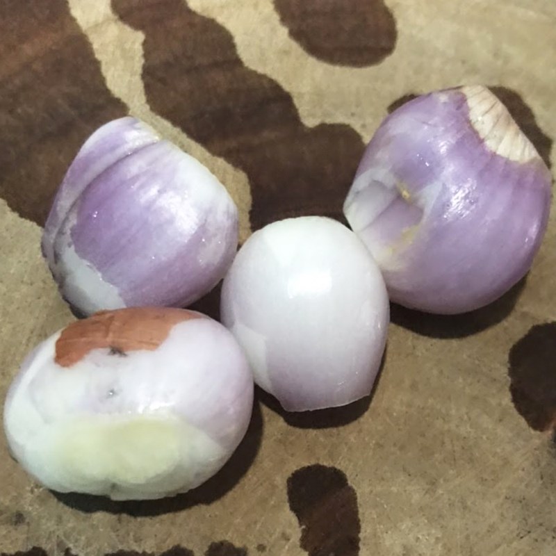 Step 1 Prepare the ingredients for Quail Egg Sauce with Scallions served with Rice Paper