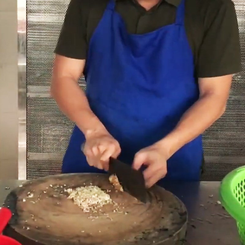 Step 1 Prepare the ingredients for fried squid with betel leaves
