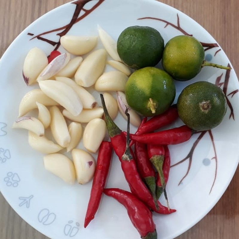 Step 1 Prepare ingredients for Green Mango Jellyfish Salad