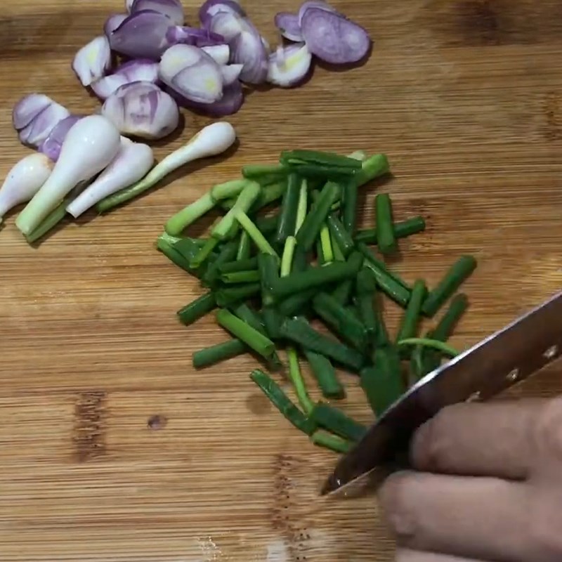 Step 1 Preparing Ingredients for Stir-fried Clams with Loofah