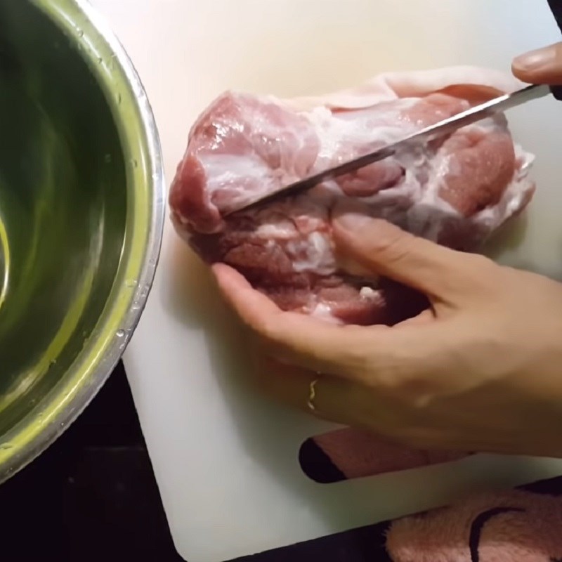 Step 1 Prepare the ingredients Salted Fried Pork Leg