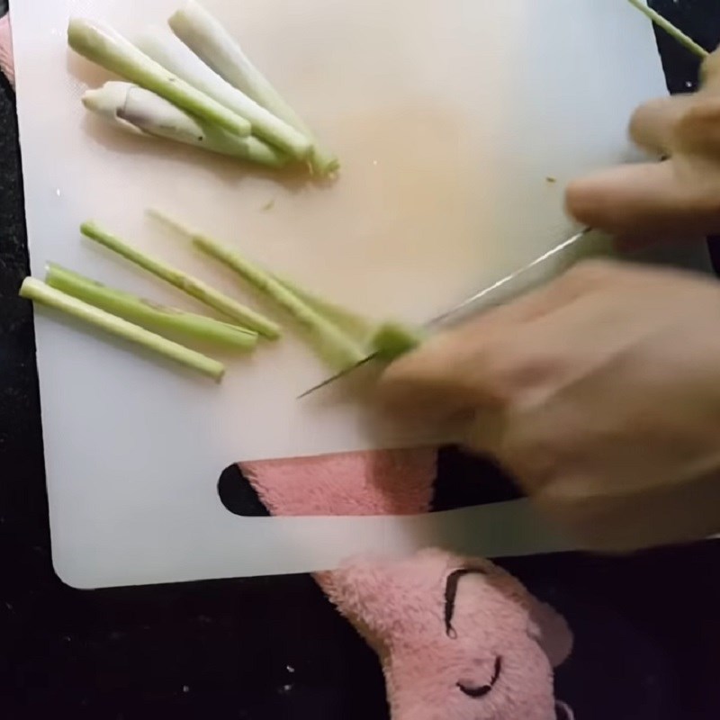 Step 1 Prepare the ingredients Salted Fried Pork Leg