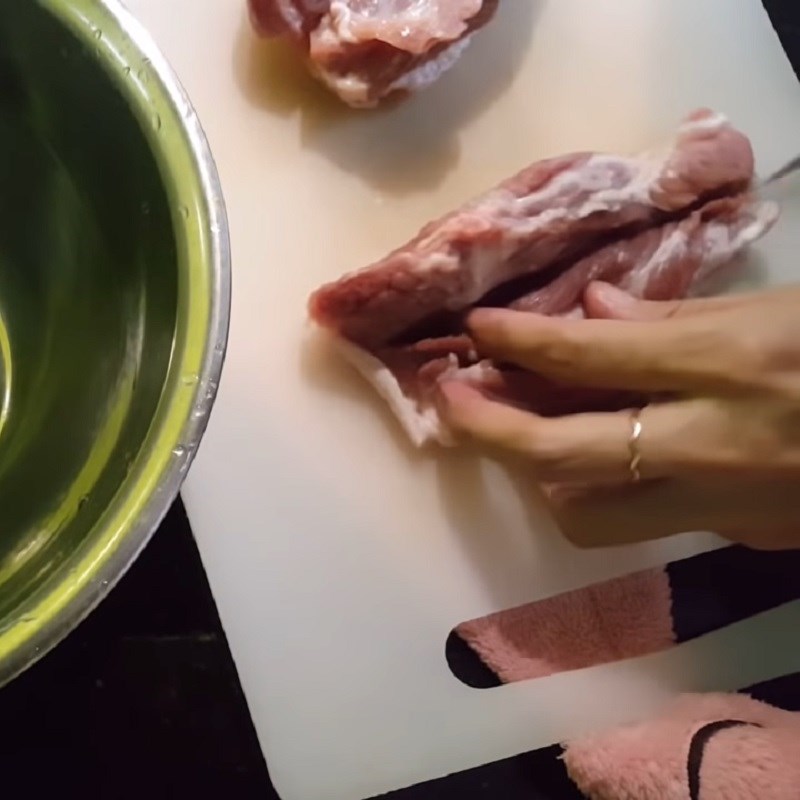 Step 1 Prepare the ingredients Salted Fried Pork Leg