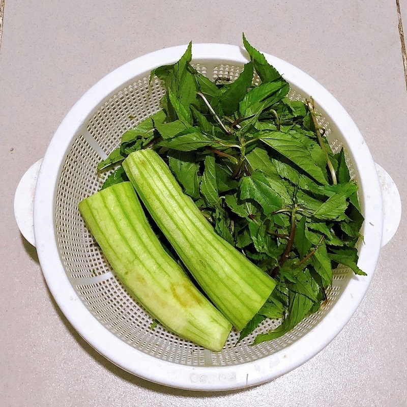 Step 1 Prepare the ingredients for Squash Soup with Malabar Spinach and Dried Shrimp