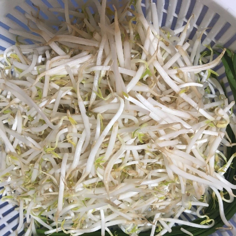 Step 1 Prepare ingredients for Stir-fried shrimp with chives