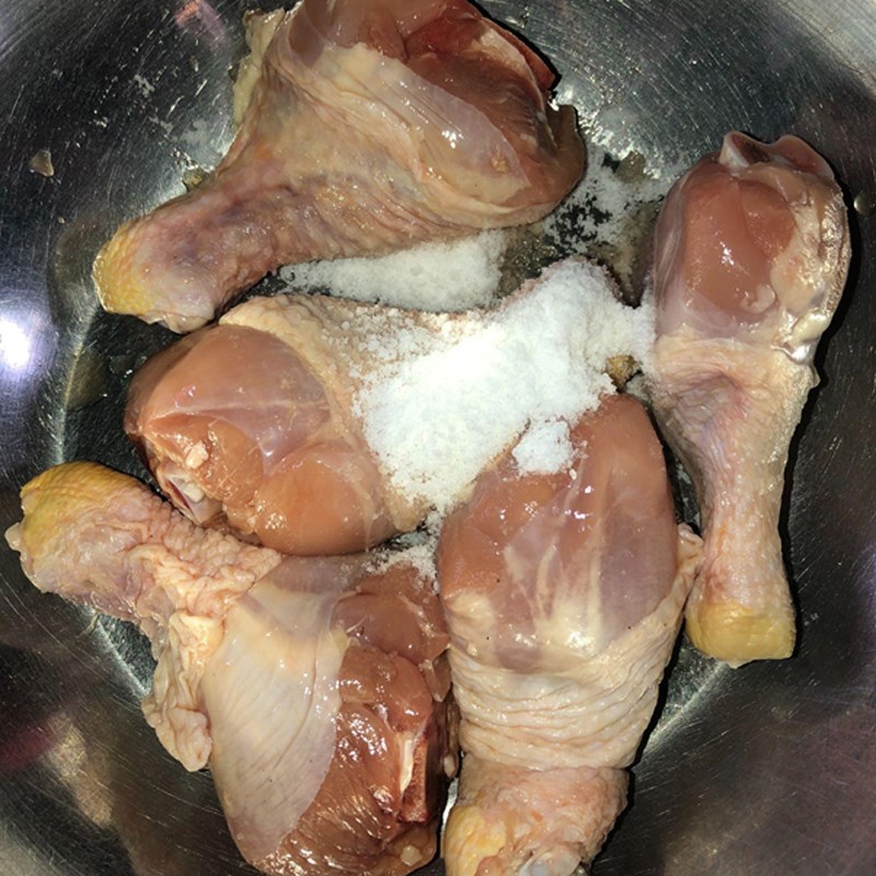 Step 1 Prepare the ingredients for Garlic Butter Fried Chicken Thighs