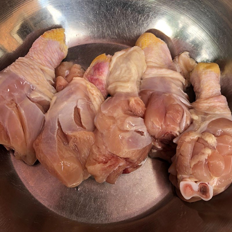 Step 1 Prepare the ingredients for Garlic Butter Fried Chicken Thigh