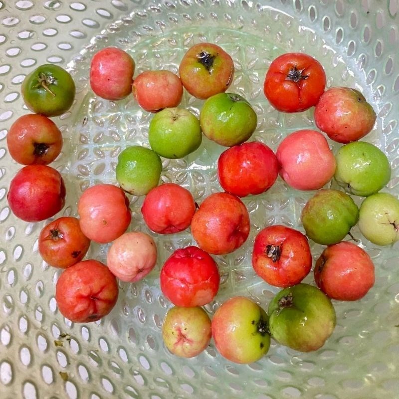 Step 1 Prepare the ingredients for Starfruit and Cherry Juice