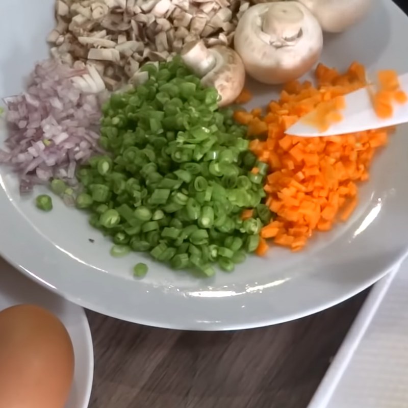 Step 1 Prepare ingredients for colorful fried egg rolls