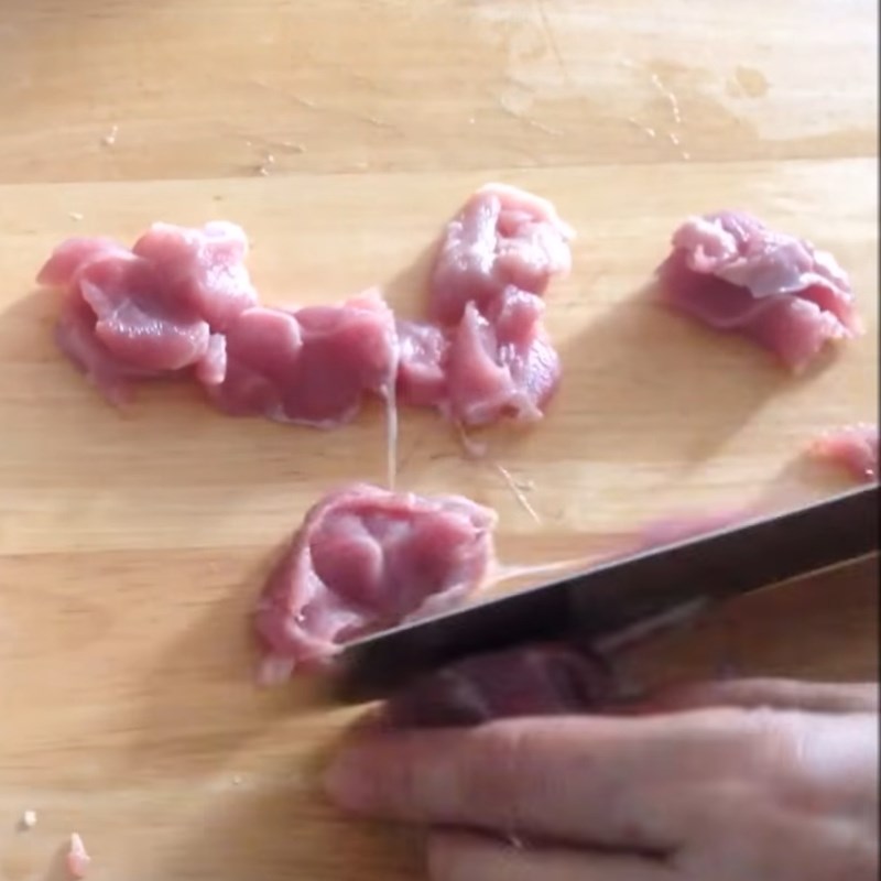 Step 1 Prepare the ingredients for Steamed Stuffed Chicken