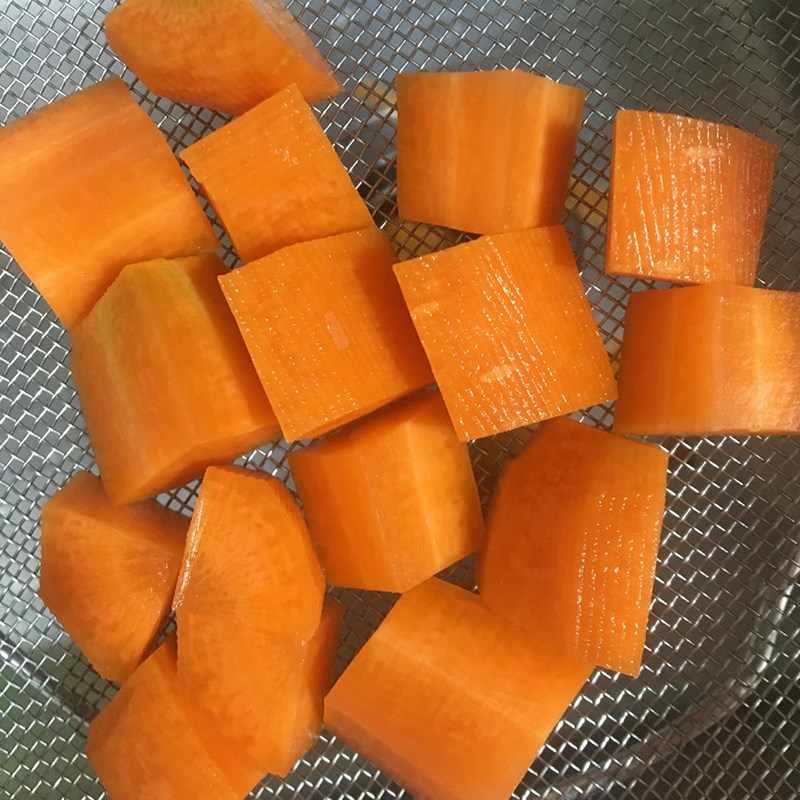 Step 1 Prepare the ingredients for fish porridge with carrot