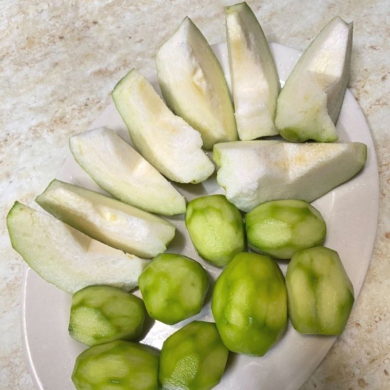 Step 1 Prepare the ingredients for Guava Juice