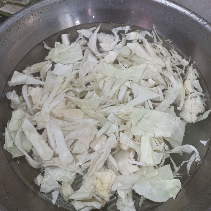 Step 1 Prepare the ingredients for stir-fried cabbage with tofu