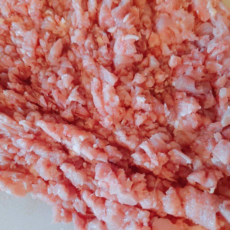 Step 1 Prepare the ingredients Fried Shrimp and Chicken Sausage