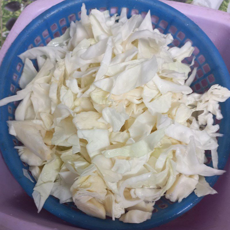 Step 1 Prepare the ingredients for stir-fried cabbage with tofu