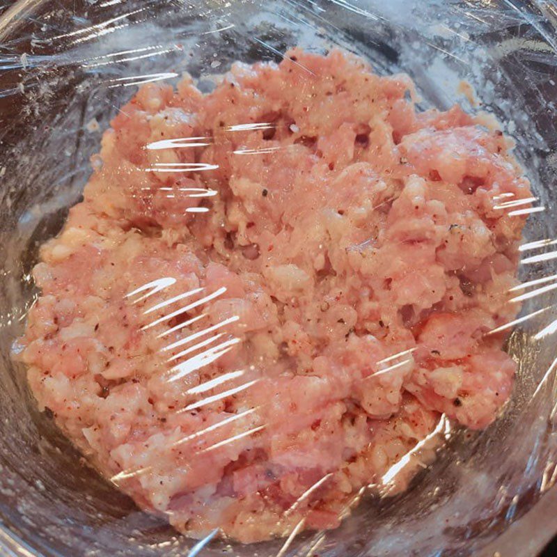 Step 1 Prepare ingredients for fried shrimp and chicken meatloaf