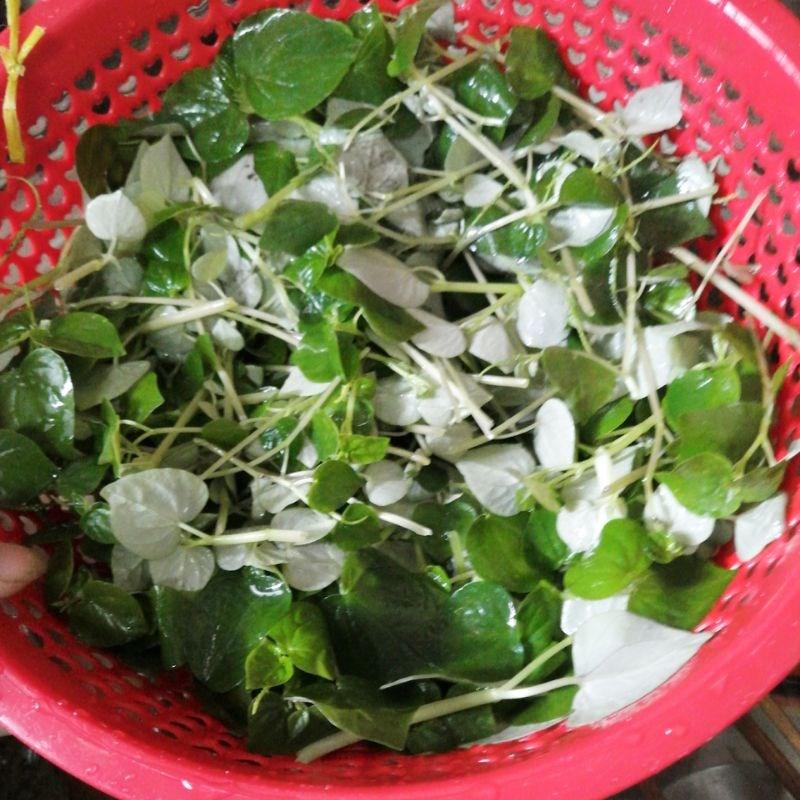 Step 1 Prepare the Ingredients for Water Spinach Salad with Eggs