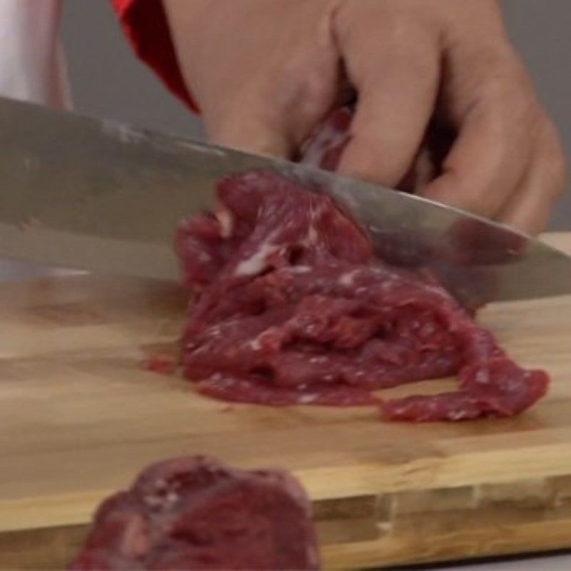 Step 1 Prepare the ingredients for Beef Hotpot with Taro and Satay