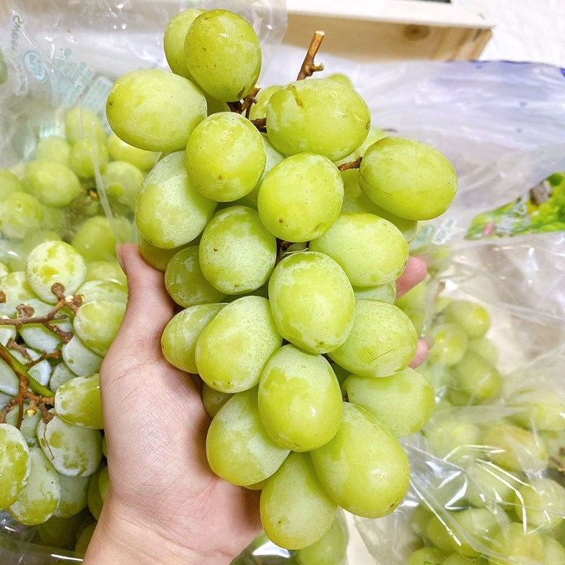 Step 1 Prepare the ingredients for green grape avocado smoothie
