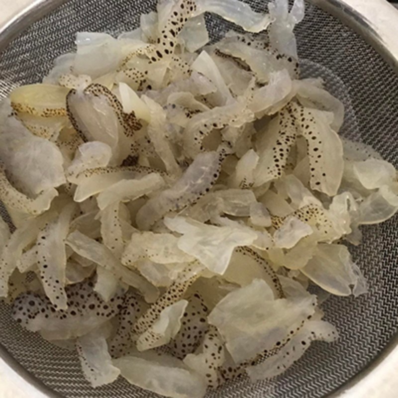 Step 1 Prepare the ingredients for Banana Flower Jellyfish Salad (Recipe shared by a user)