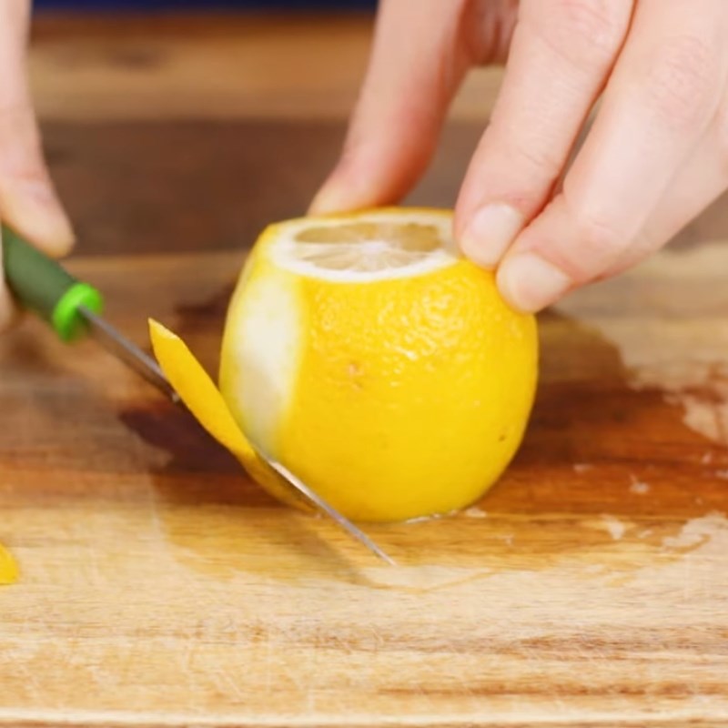 Step 1 Prepare ingredients for avocado lemon smoothie