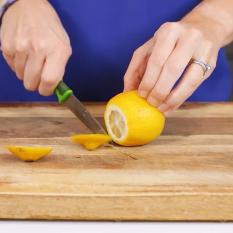 Step 1 Prepare ingredients for avocado lemon smoothie